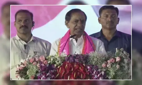 వాడు మనోడేనా..? ప్రసంగంలో కేసీఆర్ మార్క్ డైలాగులు