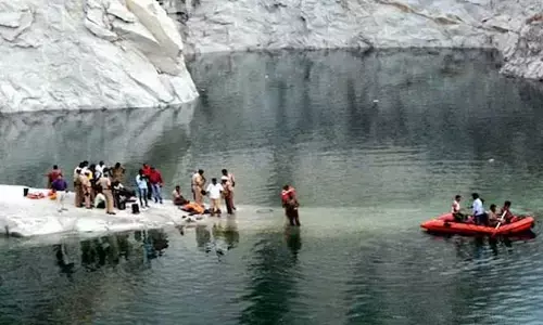 Tragedy: క్వారీ గుంతలో మునిగి ఇద్దరు చిన్నారులు మృతి