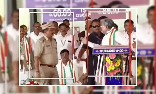 నిండు సభలో అందరూ చూస్తుండగానే పోలీస్ అధికారిపై చెయ్యెత్తిన CM.. వేదిక మీదకు దూసుకొచ్చిన మహిళా నేతలు