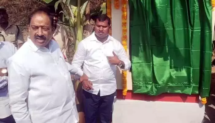TG News : కాంగ్రెస్ ఎమ్మెల్యేకు ఘోర అవమానం TG News : కాంగ్రెస్ ఎమ్మెల్యేకు ఘోర అవమానం