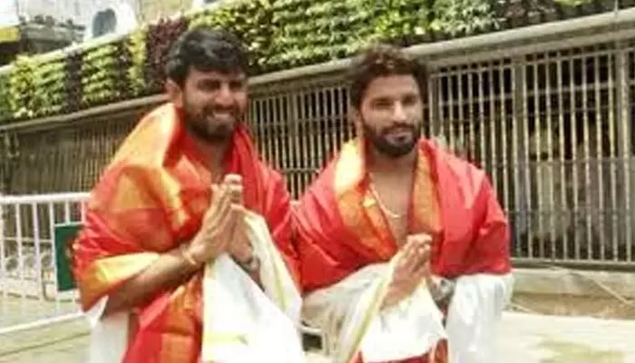 తిరుమల శ్రీవారి సేవలో టీమ్ ఇండియా క్రికెటర్లు తిరుమల శ్రీవారి సేవలో టీమ్ ఇండియా క్రికెటర్లు