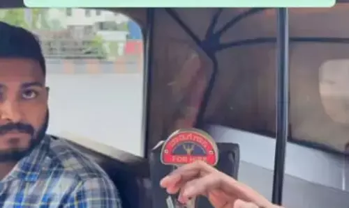 ChatGPT Vs Auto Wala : ఇదెక్కడి ట్విస్ట్‌రా మామా.. ఏఐని ఇలా కూడా వాడొచ్చా.. ఆ స్కిల్స్ ముందు ఆడవాళ్లు కూడా పనికిరారు.. చూడాల్సిందే..(వీడియో)