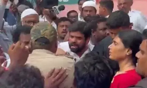 YS Sharmila : కాంగ్రెస్ పార్టీ కార్యాలయంపై బీజేపీ కార్యకర్తల కోడిగుడ్ల దాడి