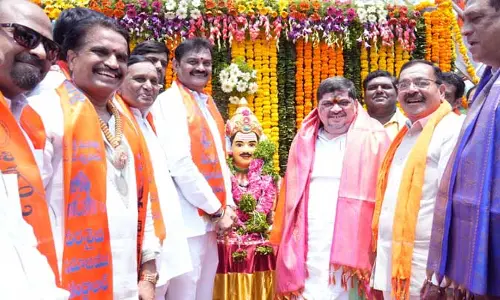 మహాత్మ శ్రీ బసవేశ్వర చూపిన మార్గంలో నడవాలి : మంత్రి పొన్నం