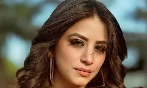 Bhumika Gurung Malhotra : గ్లామర్‌తో రెచ్చగొడుతున్న హాట్ బ్యూటీ