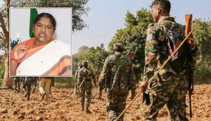 కేంద్రం రాజ్యాంగబద్ధంగా వ్యవహరించాలి.. మంత్రి సీతక్క హాట్ కామెంట్స్ కేంద్రం రాజ్యాంగబద్ధంగా వ్యవహరించాలి.. మంత్రి సీతక్క హాట్ కామెంట్స్