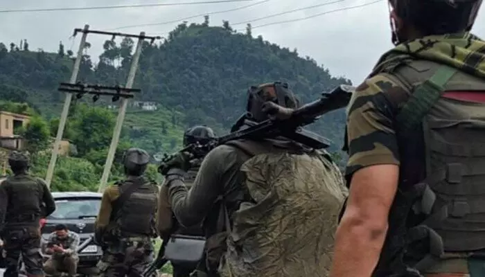 India-Pak: ఏడోరోజు కాల్పుల విరమణను ఉల్లంఘించిన పాక్.. ధీటుగా బదులిచ్చిన భారత సైన్యం India-Pak: ఏడోరోజు కాల్పుల విరమణను ఉల్లంఘించిన పాక్.. ధీటుగా బదులిచ్చిన భారత సైన్యం