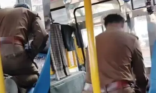 Viral Video:ఆకస్మాత్తుగా బస్సు ఆపి.. ఆ పని కానిచ్చేసిన ఆర్టీసీ డ్రైవర్.. బిత్తరపోయిన ప్రయాణికులు!
