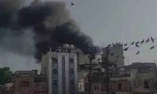 Fire accident: హోటల్లో భారీ అగ్నిప్రమాదం.. కిటికీలోంచి బిడ్డను విసిరేసిన తల్లి.. ఆ తర్వాత?