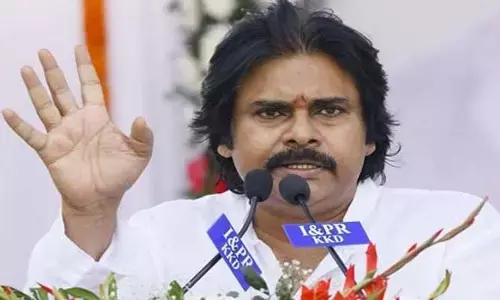 ప్రధాని సమక్షంలో కశ్మీర్‌ ఉగ్రదాడిపై పవన్ కల్యాణ్ కీలక వ్యాఖ్యలు