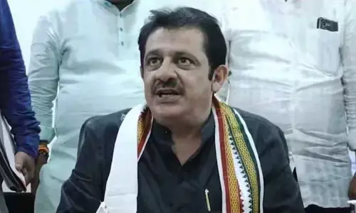 నాకు సూసైడ్ బాంబ్ ఇవ్వండి : మంత్రి సంచలన వ్యాఖ్యలు