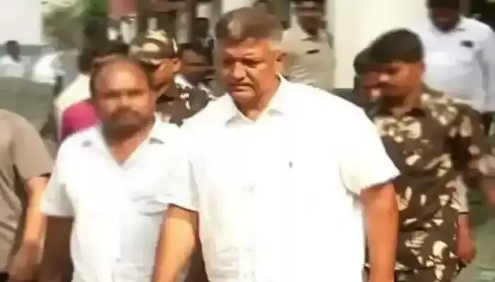 వల్లభనేని వంశీకి అస్వస్థత..ఆసుపత్రికి తరలింపు.. టెన్షన్ లో వైసీపీ!