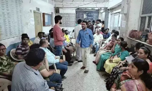 జీహెచ్ఎంసీ ఉద్యోగులపై దాడి చేసిన బీజేపీ కార్పొరేటర్