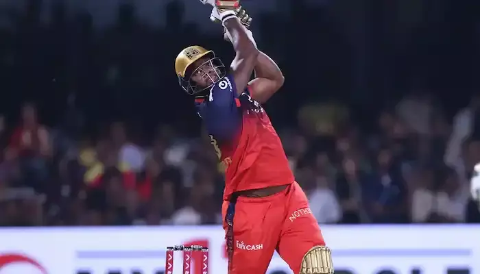 RCB ప్లేయర్ విధ్వంసం.. ఒకే ఓవర్లో 33 రన్స్...6,6,6,6