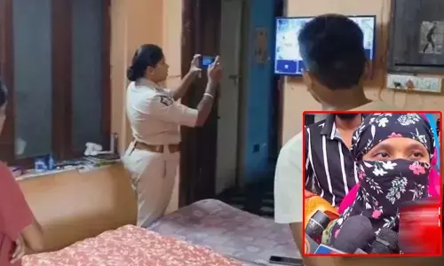 Secret camera: లేడీస్ హాస్టల్లో.. సీక్రెట్ కెమెరాలు