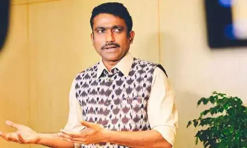 ‘చట్టం చదవండి - రైతులకు చెప్పండి’.. లా విద్యార్థులకు భూమి సునీల్ కీలక పిలుపు