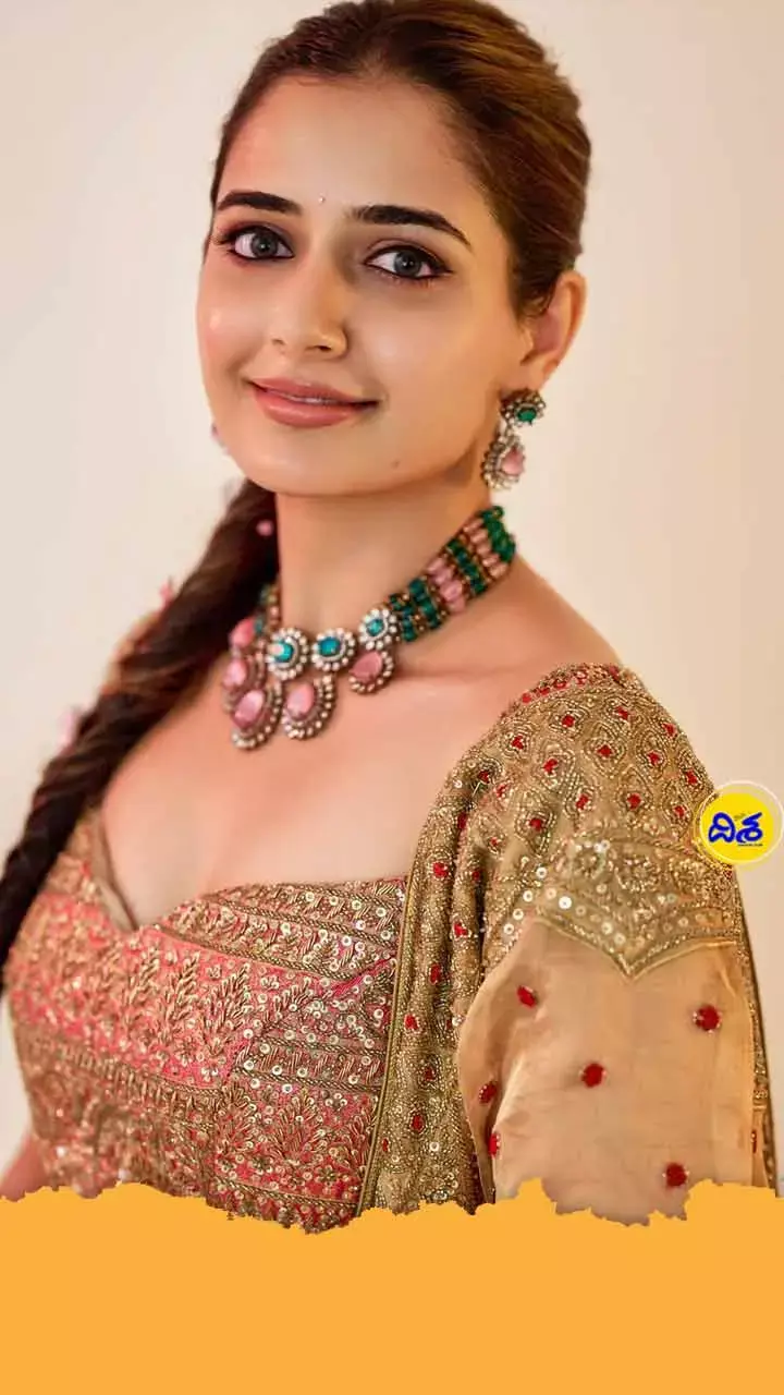Ashika Ranganath cute looks