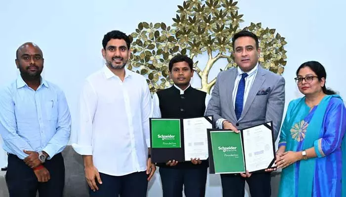 Nara Lokesh: మంగళగిరి లో ‘ష్నైడర్ ఎలక్ట్రిక్ సెంటర్ ఆఫ్ ఎక్సలెన్స్’ Nara Lokesh: మంగళగిరి లో ‘ష్నైడర్ ఎలక్ట్రిక్ సెంటర్ ఆఫ్ ఎక్సలెన్స్’