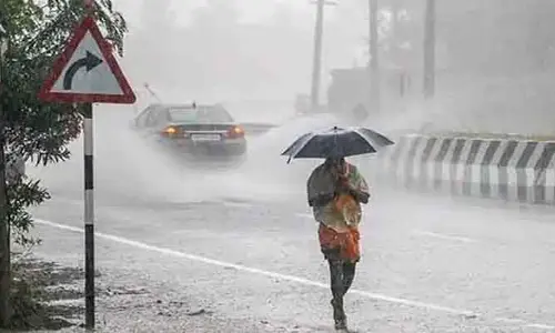 AP Weather: భారీ వర్షాలు, ఏపీ జిల్లాలకు రెడ్ అలర్ట్
