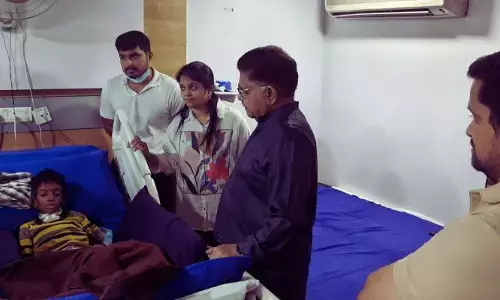 Pushpa 2:  శ్రీతేజ్‌ను పరామర్శించిన అల్లు అరవింద్