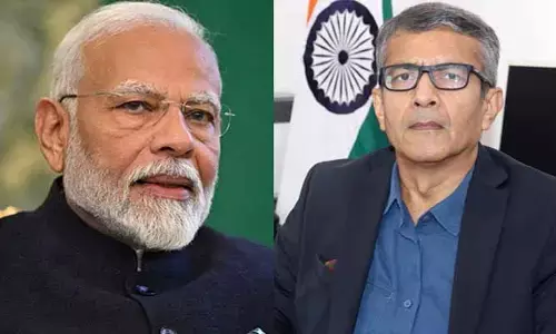 భారత్, పాక్ వార్ టెన్షన్.. ప్రధాని మోడీతో రక్షణ శాఖ కార్యదర్శి భేటీ