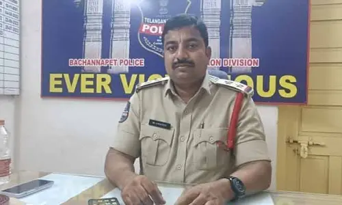 అక్రమంగా ఇసుక రవాణా చేస్తున్న ట్రాక్టర్ సీజ్