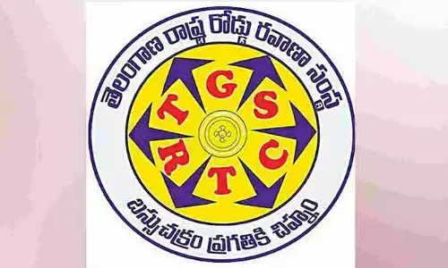పెట్రోల్ బంకుల వద్ద భారీ క్యూ.. నగరవాసులకు ఆర్టీసీ బంపర్ ఆఫర్
