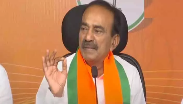 తెలంగాణ ఎన్నడూ పేద రాష్ట్రం కాదు.. ఈటల రాజేందర్ కీలక వ్యాఖ్యలు తెలంగాణ ఎన్నడూ పేద రాష్ట్రం కాదు.. ఈటల రాజేందర్ కీలక వ్యాఖ్యలు