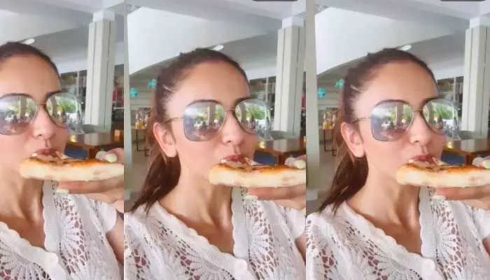 Happy International No diet Day: కొన్నిసార్లు దీన్ని అపరాధ భావన లేకుండా తినవచ్చు.. నెటిజన్లకు నటి సూచన Happy International No diet Day: కొన్నిసార్లు దీన్ని అపరాధ భావన లేకుండా తినవచ్చు.. నెటిజన్లకు నటి సూచన