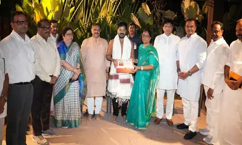 సరస్వతి పుష్కరాలకు సీఎంకు ఆహ్వానం