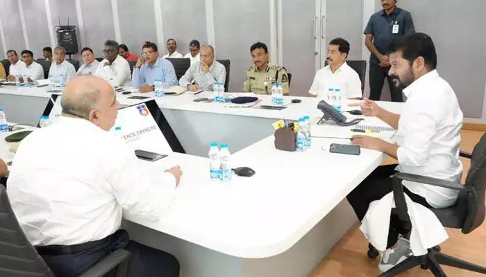 CM Revanth Reddy: ఆపరేషన్ సిందూర్.. సీఎం రేవంత్ రెడ్డి కీలక ఆదేశాలు CM Revanth Reddy: ఆపరేషన్ సిందూర్.. సీఎం రేవంత్ రెడ్డి కీలక ఆదేశాలు
