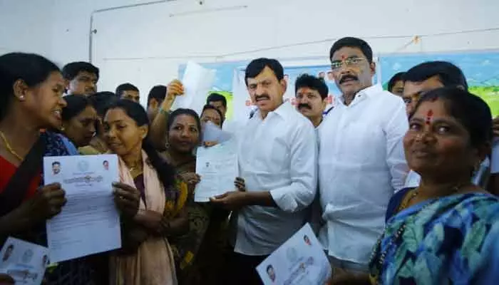 పేదవారి కలను నెరవేర్చడమే ఇందిరమ్మ ప్రభుత్వ లక్ష్యం : మంత్రి పొంగులేటి పేదవారి కలను నెరవేర్చడమే ఇందిరమ్మ ప్రభుత్వ లక్ష్యం : మంత్రి పొంగులేటి