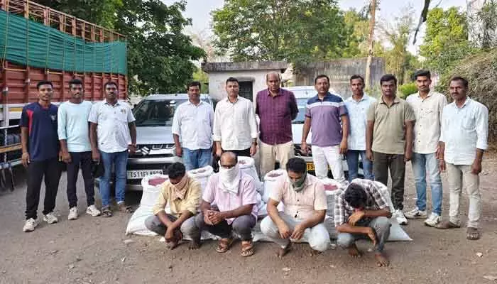 4 క్వింటాళ్ళ నకిలీ పత్తి విత్తనాలను పట్టుకున్న టాస్క్ ఫోర్స్ అధికారులు 4 క్వింటాళ్ళ నకిలీ పత్తి విత్తనాలను పట్టుకున్న టాస్క్ ఫోర్స్ అధికారులు
