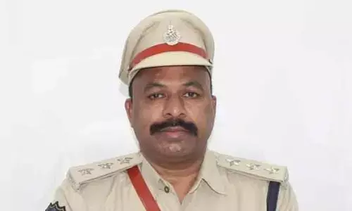 కత్తులతో సోషల్ మీడియాలో పోస్టులు పెట్టిన ముగ్గురి అరెస్ట్..
