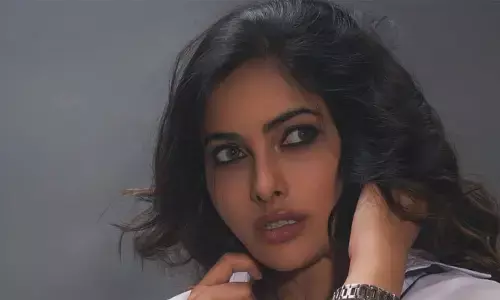 Divi looks hot in white dress