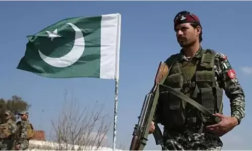 Pakistan: పాకిస్థాన్ లో మిలటరీదే రాజ్యమా..? చెప్పిన మాట వినకపోతే పాక్ ప్రధానికి సైతం ఉరి తప్పదా..?