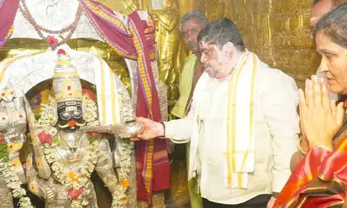 ఇందిరమ్మ ఇళ్లు నిరుపేదలకు కేటాయించాలి : మంత్రి పొన్నం
