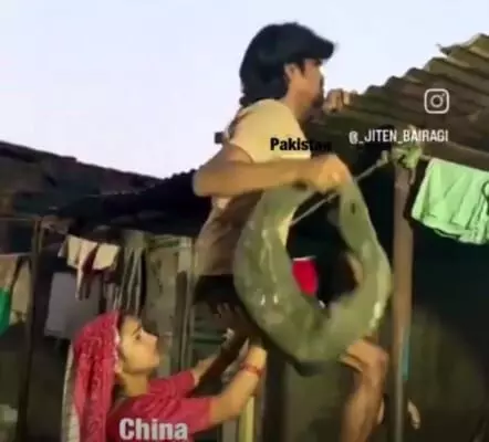 పాక్కు పాత సామాన్లు ఏరిచ్చిన చైనా.. ఇంత దారుణమైన మీమ్స్ ఎప్పుడు చూడలేదు.. జరసేపు నవ్వుకోండి.. పాక్కు పాత సామాన్లు ఏరిచ్చిన చైనా.. ఇంత దారుణమైన మీమ్స్ ఎప్పుడు చూడలేదు.. జరసేపు నవ్వుకోండి..