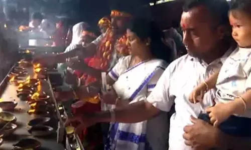 పాకిస్థాన్ దాడులపై భక్తుల ఆగ్రహం.. కామాఖ్య అమ్మవారికి ప్రత్యేక ప్రార్థనలు