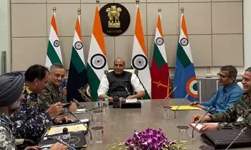 Rajnath: సీడీఎస్, త్రివిధ దళాధిపతులతో రాజ్‌నాథ్ సింగ్ భేటీ.. భద్రతా పరిస్థితులపై సమీక్ష