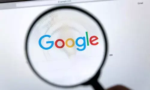 OUR NUDES NOT YOUR BUSINESS : మా నగ్న చిత్రాలు మీ వ్యాపారం కాదు.. గూగుల్‌కు దిమ్మతిరిగే షాక్ ఇచ్చిన మహిళ