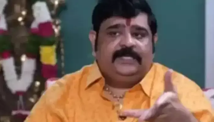 భారత్-పాక్ యుద్ధంపై వేణుస్వామి జోస్యం.. పెద్ద నాయకులు మరణిస్తారంటూ!