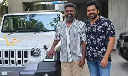 డైరెక్టర్‌కు బిగ్ సర్‌ప్రైజ్ ఇచ్చిన కార్తీ.. నువ్వు సూపర్ అన్నా అంటూ ప్రశంసలు కురిపిస్తున్న నెటిజన్లు (వీడియో)