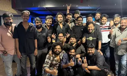 ఒకే ఫ్రేమ్‌లో 19 మంది యంగ్ డైరెక్టర్స్..ఇదే మంచి మార్గం  అంటూ ఎమోషనల్ పోస్ట్ పెట్టిన శైలేష్ కొలను