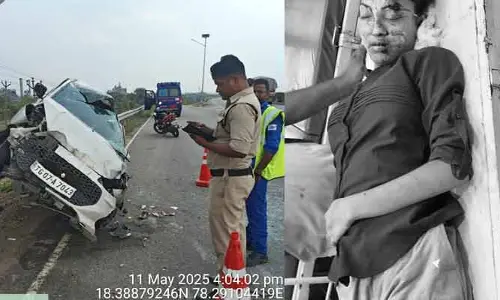 వాహనాన్ని తప్పించబోయి కారు బోల్తా.. నేవీ ఉద్యోగి భార్య మృతి