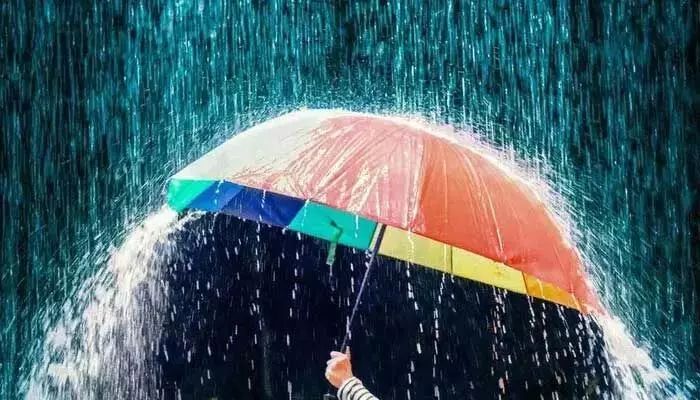 Rains : తెలంగాణలో భారీ వర్షం Rains : తెలంగాణలో భారీ వర్షం