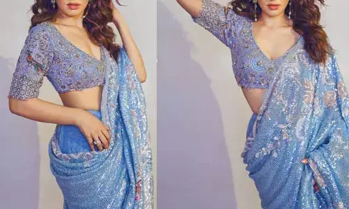 శారీలో కిల్లింగ్ లుక్స్‌తో కట్టిపడేస్తున్న అల్లు అర్జున్ బ్యూటీ.. మళ్లీ సినిమాలు చేయాలంటూ కామెంట్స్