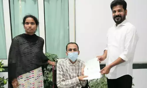 క్యాన్స‌ర్ బాధిత కుటుంబానికి అండ‌గా సీఎం రేవంత్ రెడ్డి