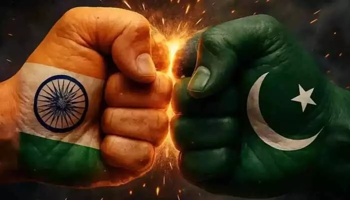 Ind vs Pak: రాజ్నాథ్సింగ్ వ్యాఖ్యల్ని ఖండించిన పాక్.. Ind vs Pak: రాజ్నాథ్సింగ్ వ్యాఖ్యల్ని ఖండించిన పాక్..