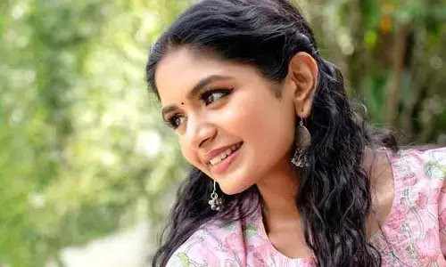 రెండు ఫోన్ కాల్స్‌తోనే సినిమా ఓకే చేశా.. యంగ్ హీరోయిన్ ఇంట్రెస్టింగ్ కామెంట్స్